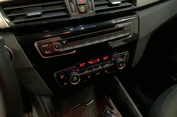 Sølv BMW X1 fra 2016