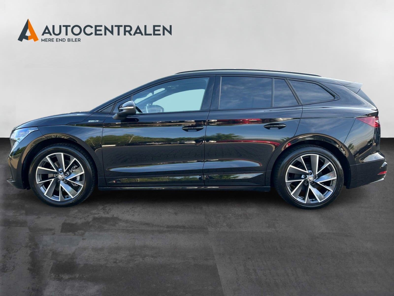 Sort Skoda Enyaq fra 2025
