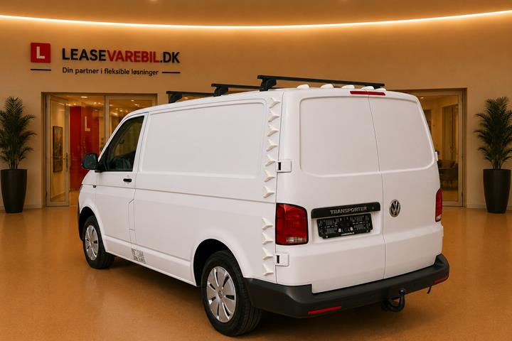 Hvid VW Transporter fra 2021