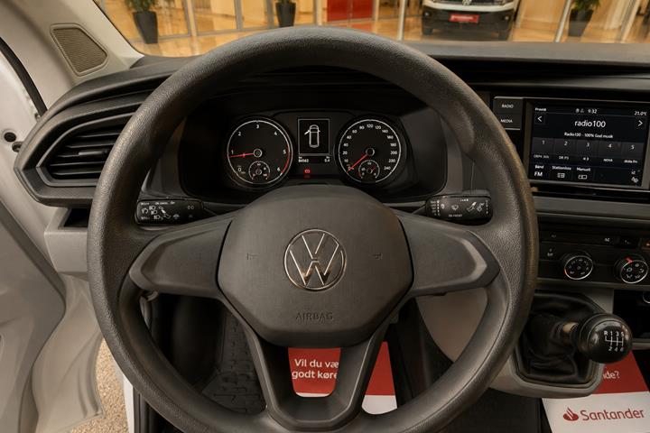 Hvid VW Transporter fra 2021