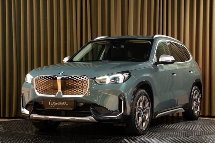 Grøn BMW iX1 fra 2024