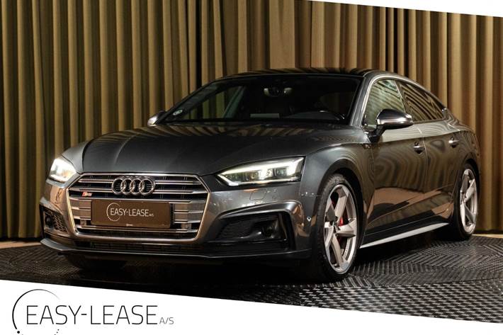 Grå Audi S5 fra 2017 set udefra