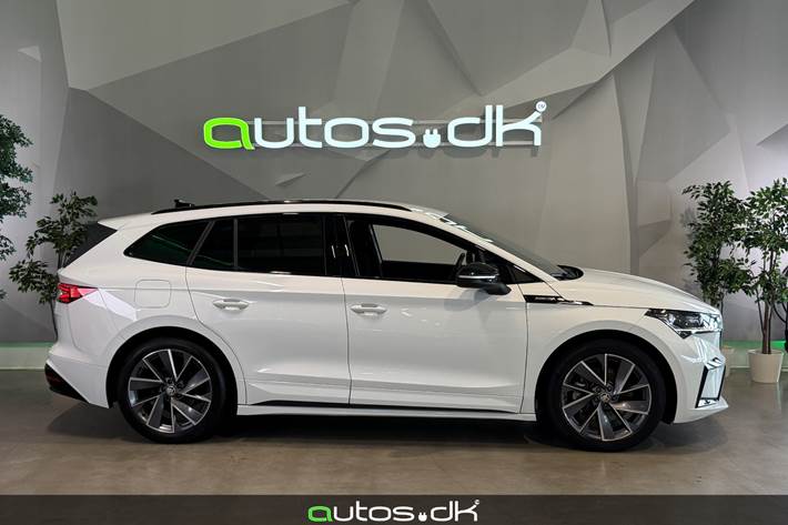 Hvid Skoda Enyaq fra 2023