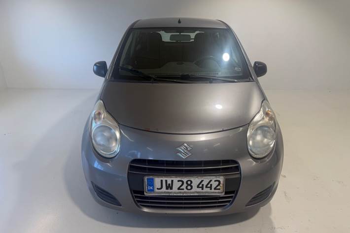 Grå Suzuki Alto fra 2012