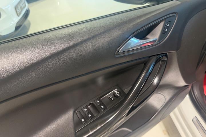 undefined Opel Astra fra 2017