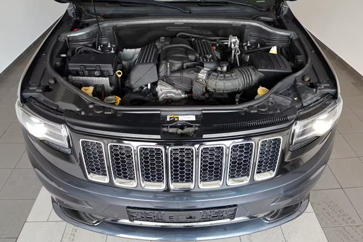 Sort Jeep Grand Cherokee fra 2016