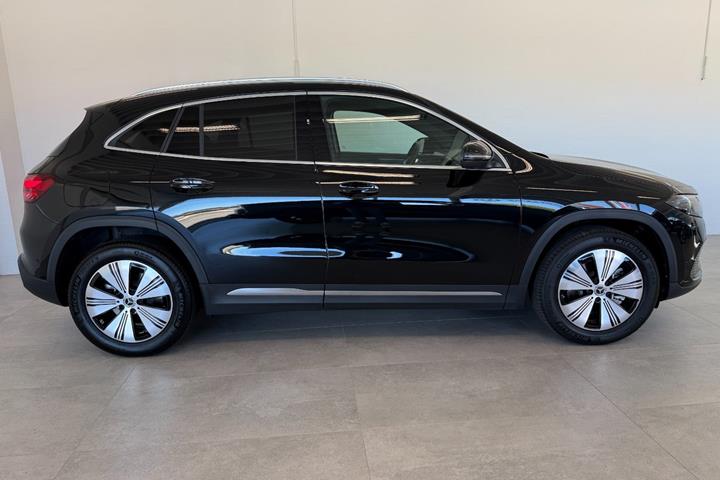 Sort Mercedes EQA250+ fra 2024