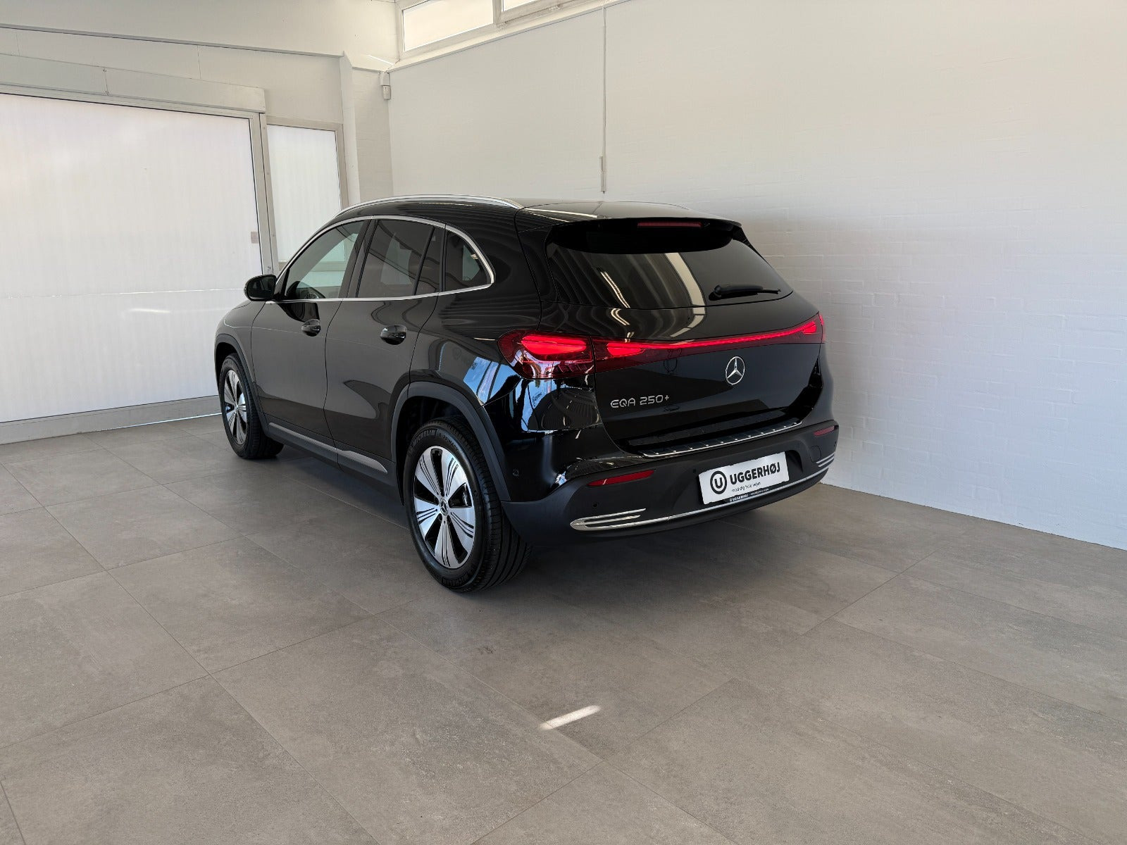 Sort Mercedes EQA250+ fra 2024