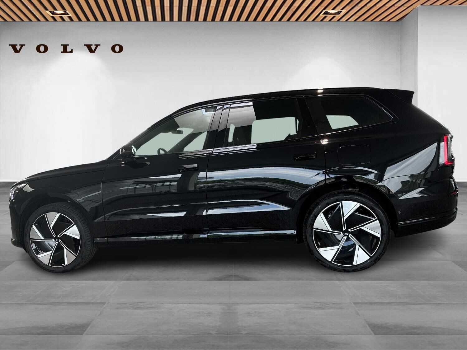 Sort Volvo EX90 fra 2025