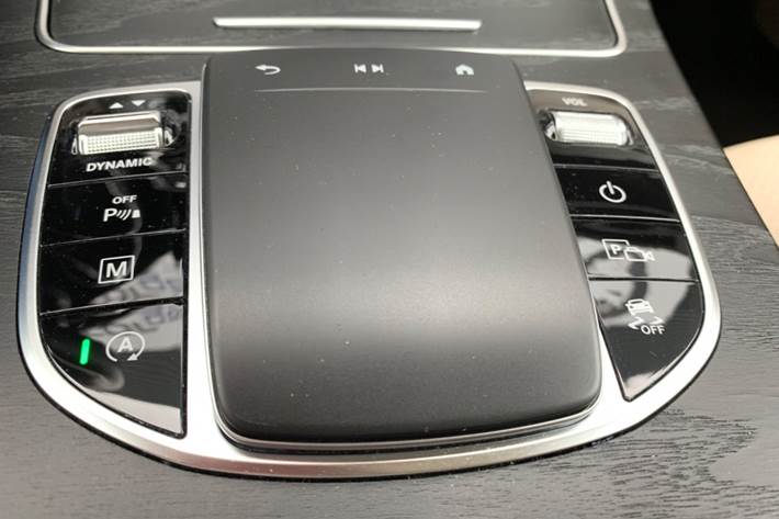 Grå Mercedes GLC220 d fra 2020