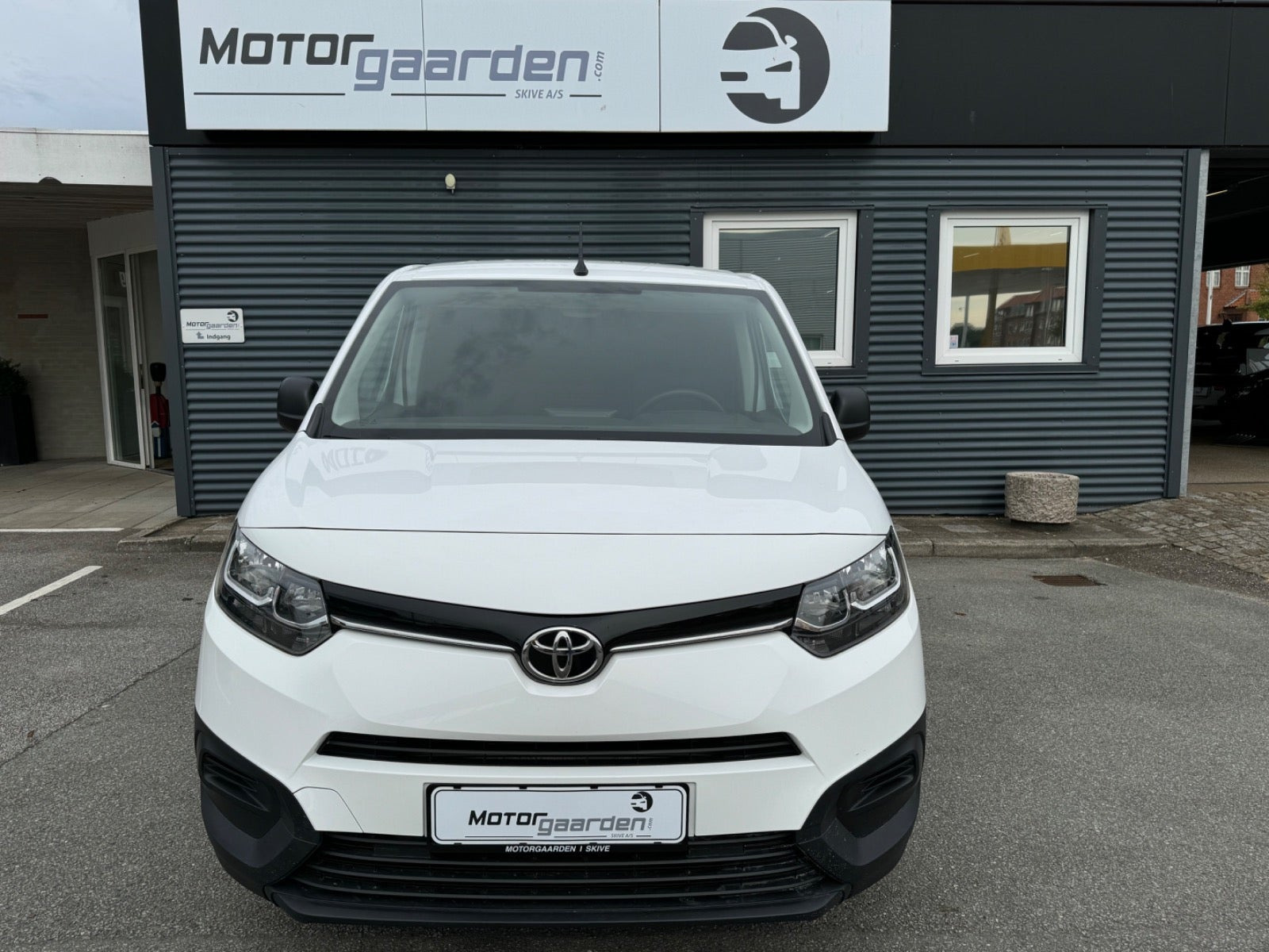 Hvid Toyota ProAce City fra 2021