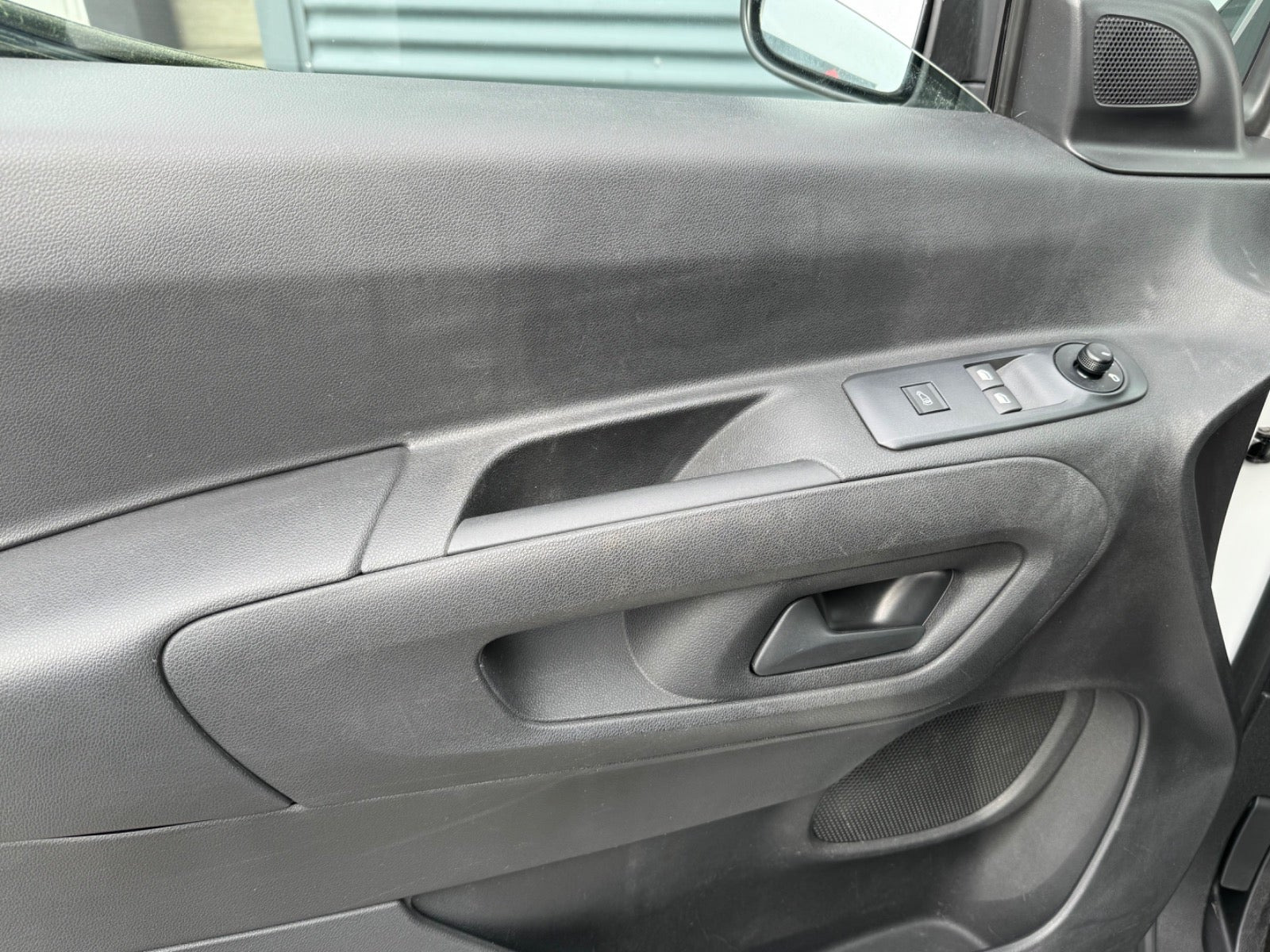 Hvid Toyota ProAce City fra 2021