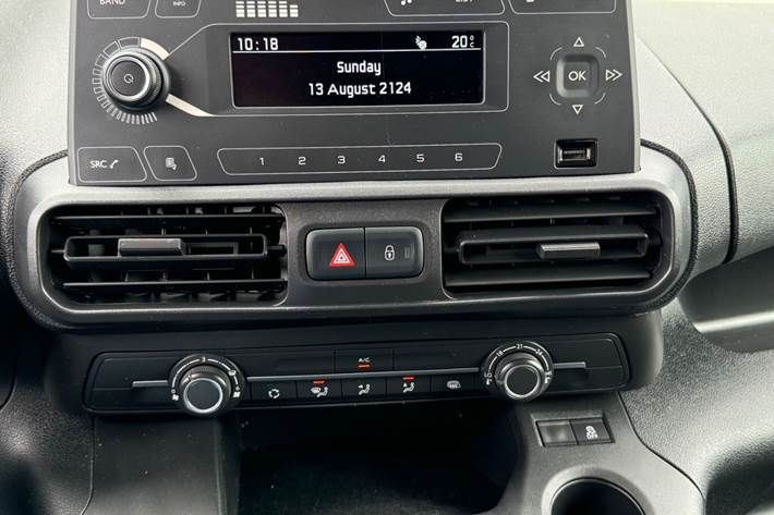 Hvid Toyota ProAce City fra 2021