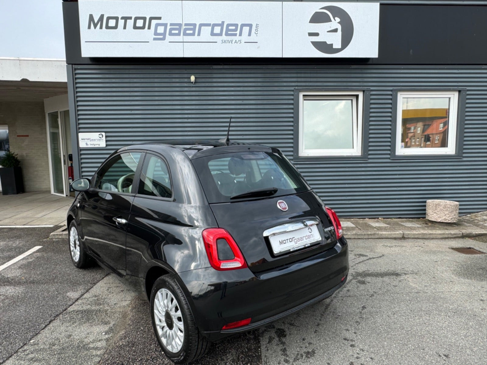 Sort Fiat 500 fra 2023