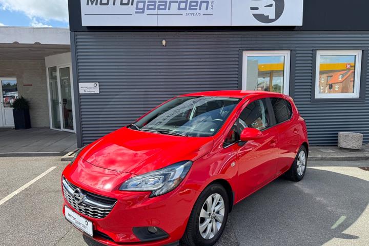 Rød Opel Corsa fra 2019 set udefra