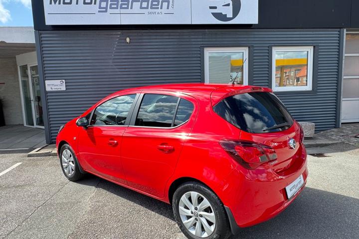 Rød Opel Corsa fra 2019