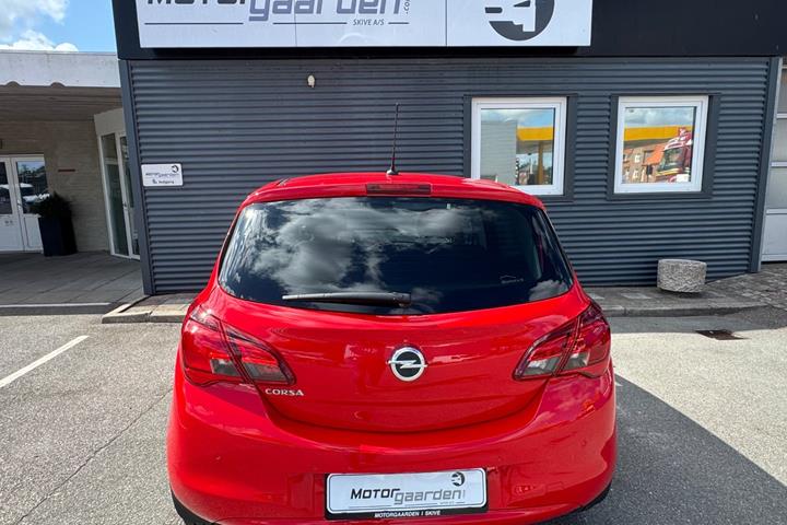 Rød Opel Corsa fra 2019