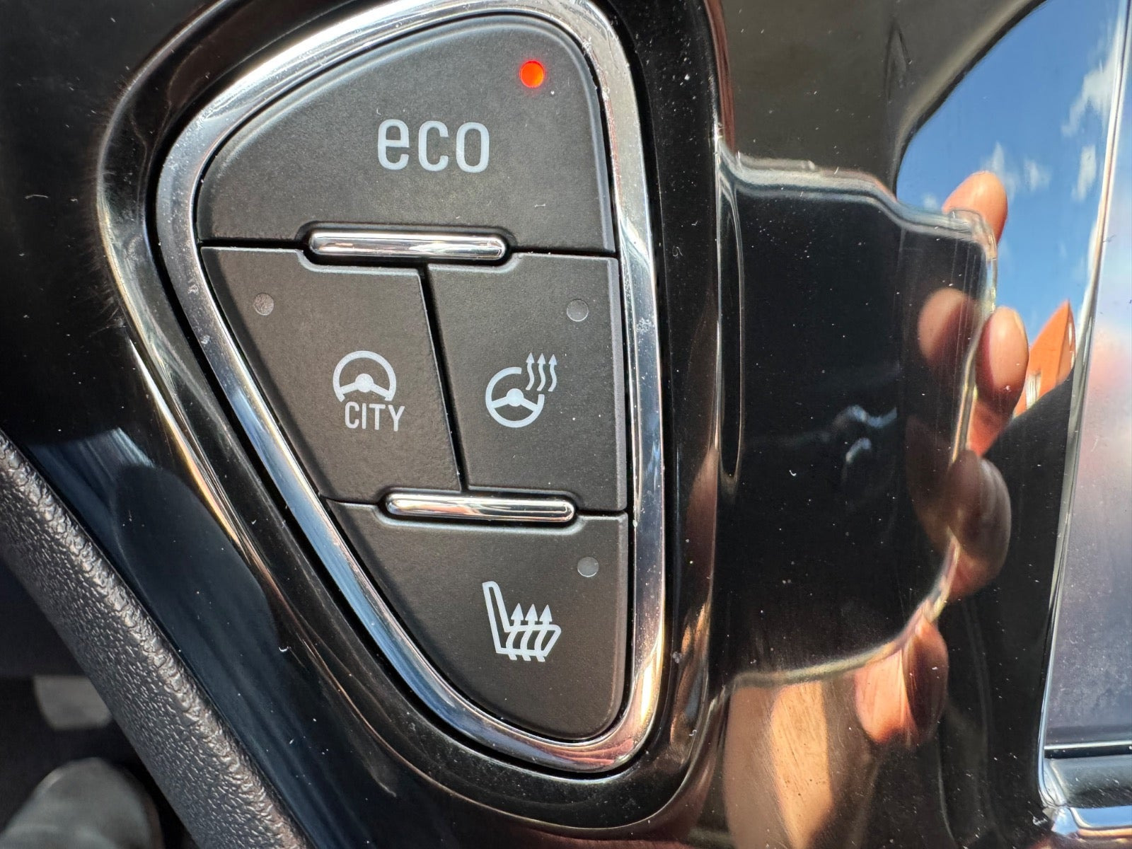 Rød Opel Corsa fra 2019