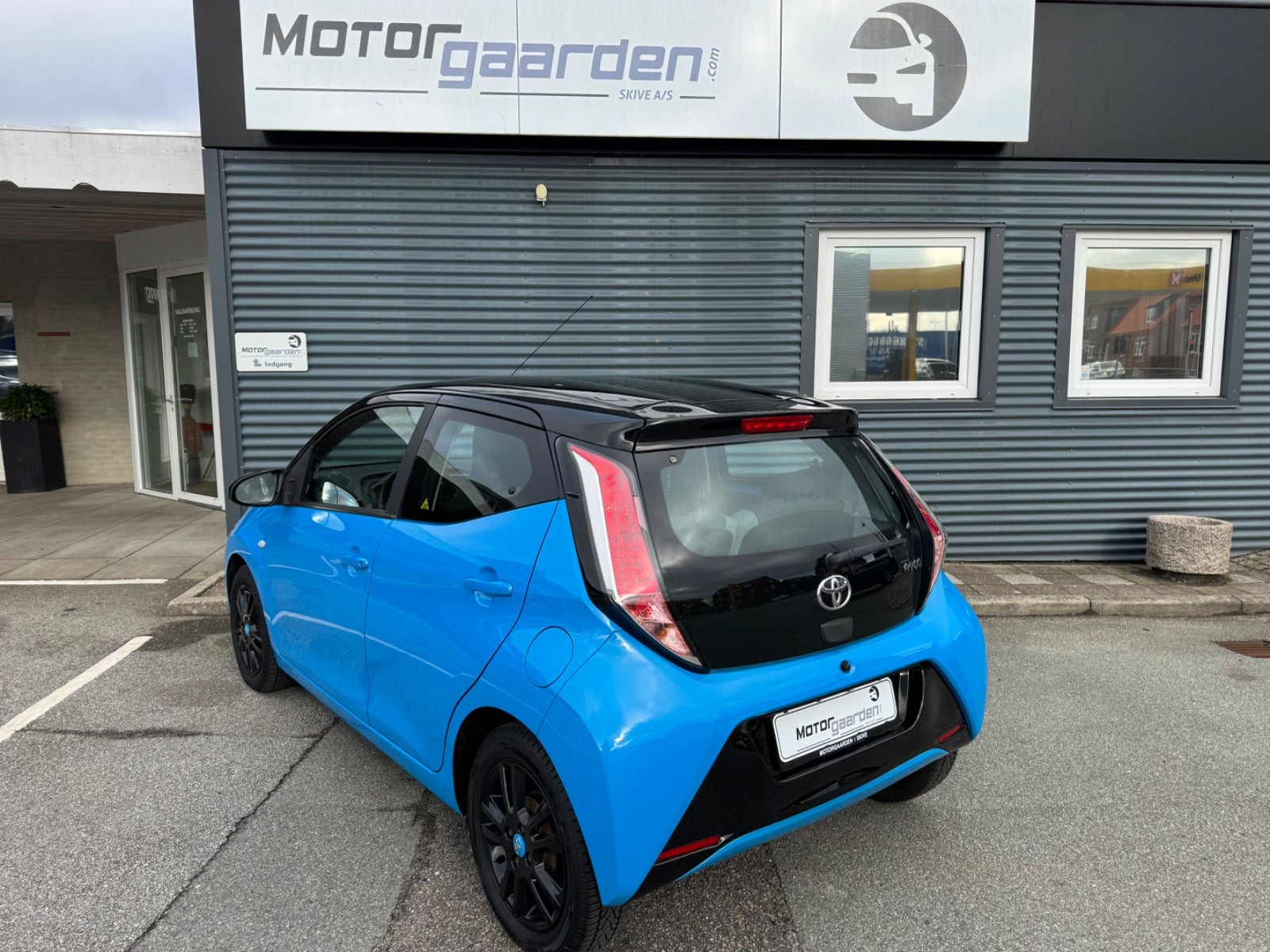Blå Toyota Aygo fra 2015