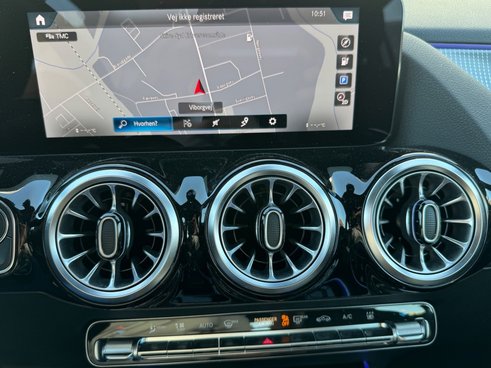 Sølv Mercedes EQA250+ fra 2023