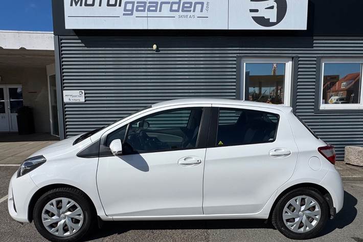 Hvid Toyota Yaris fra 2017