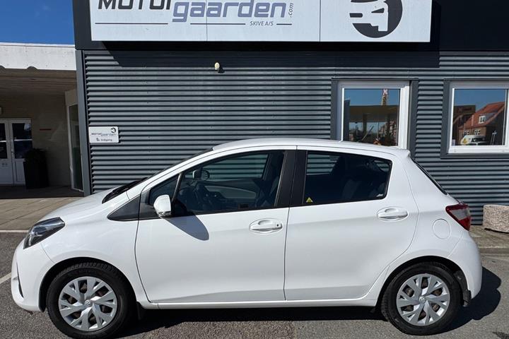 Hvid Toyota Yaris fra 2017