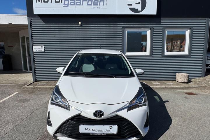 Hvid Toyota Yaris fra 2017