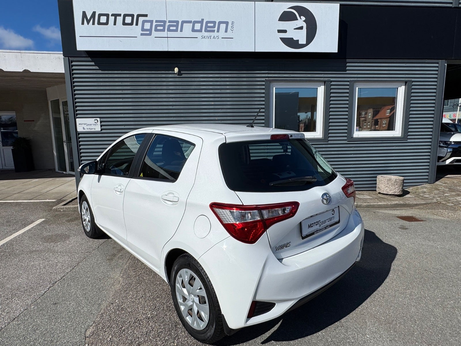 Hvid Toyota Yaris fra 2017