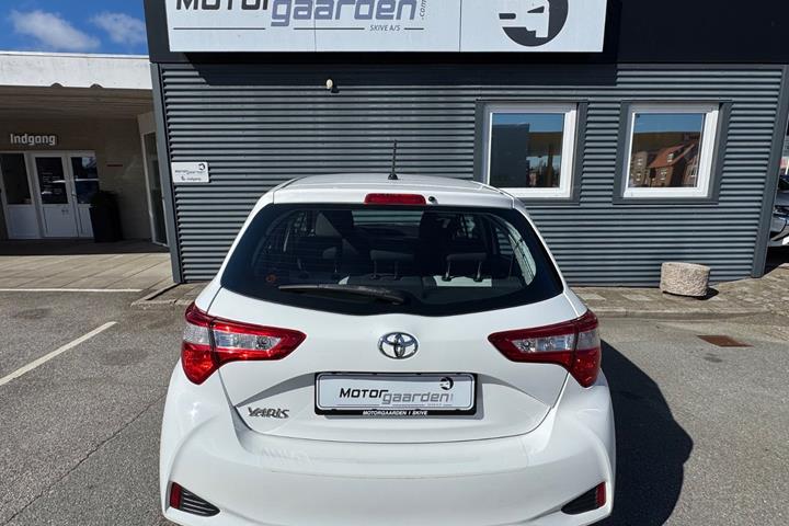 Hvid Toyota Yaris fra 2017