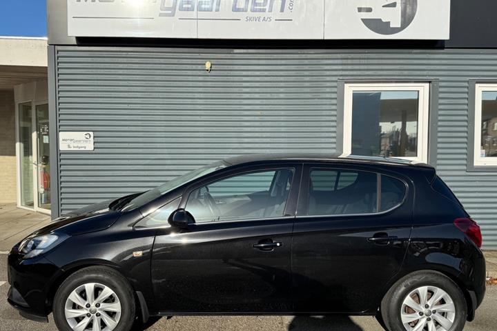 Sort Opel Corsa fra 2019