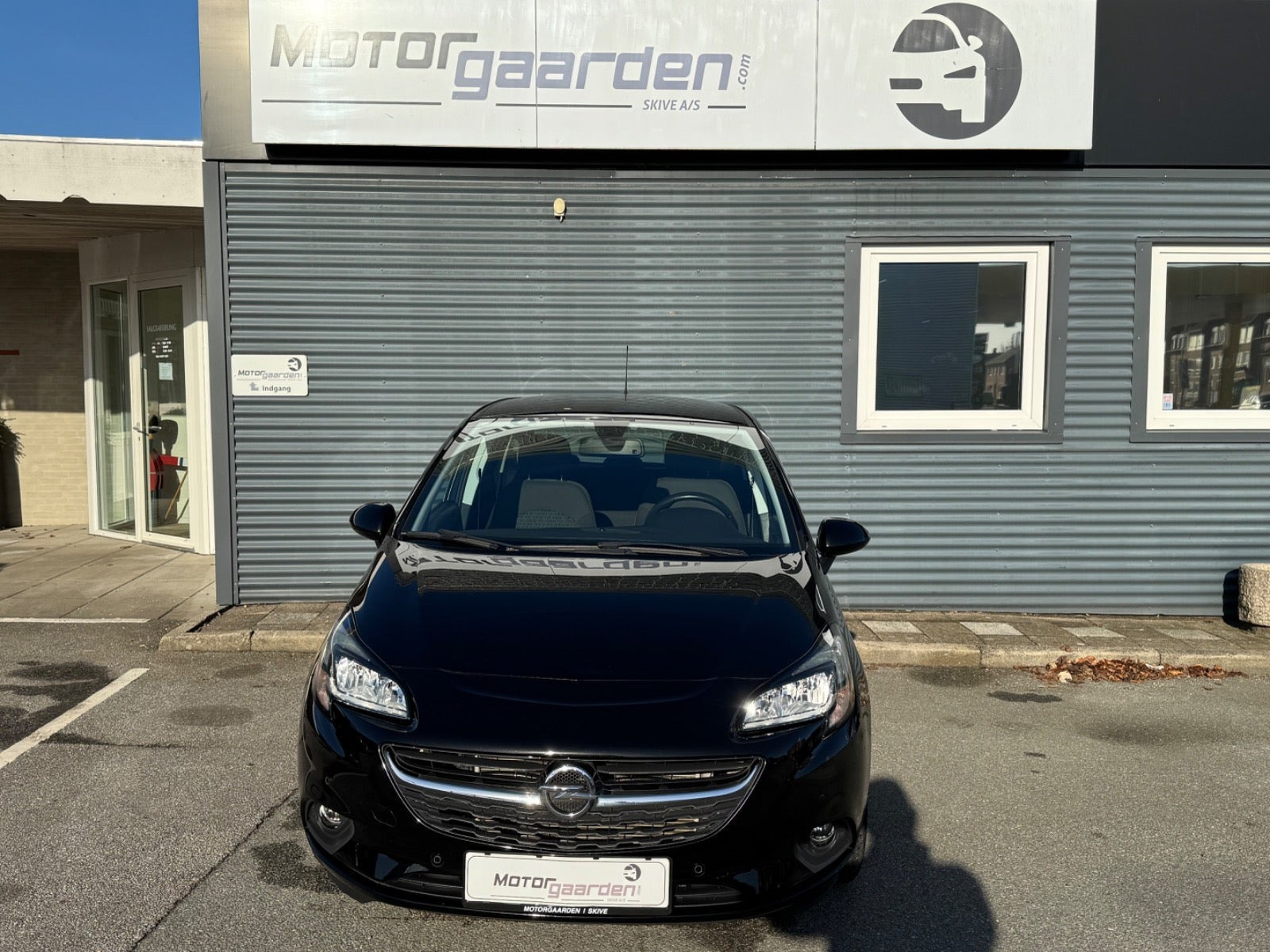 Sort Opel Corsa fra 2019