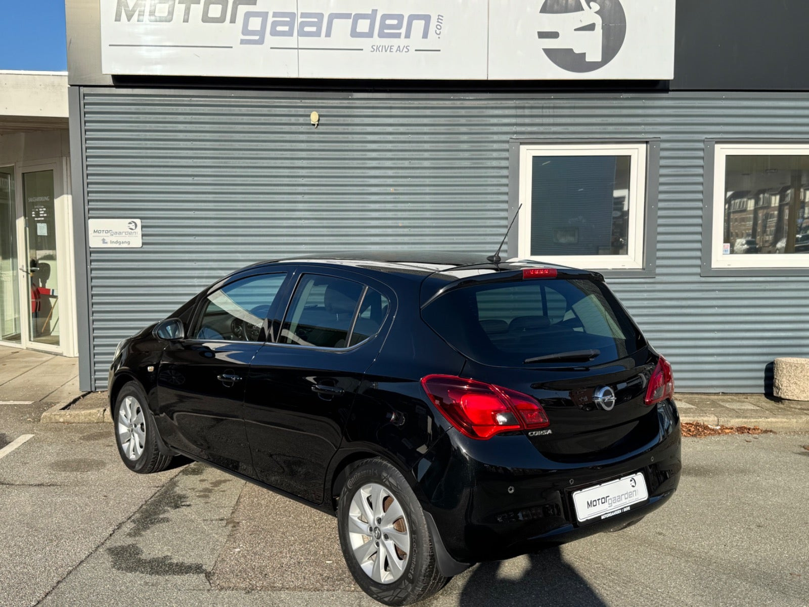Sort Opel Corsa fra 2019