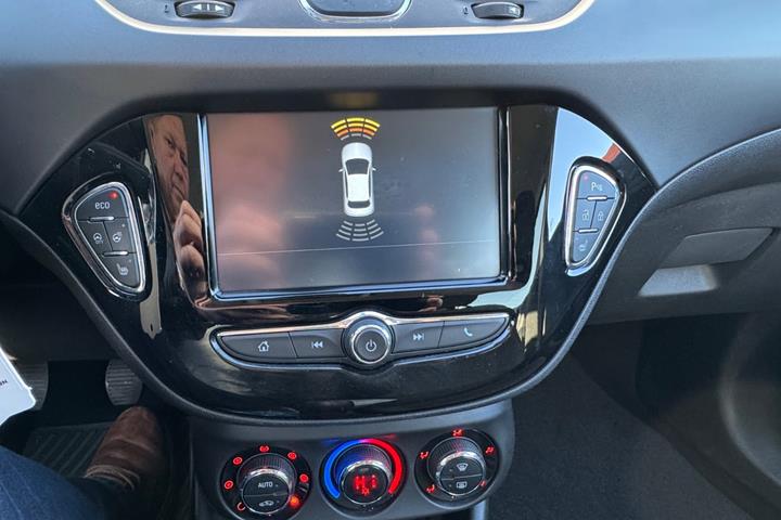 Sort Opel Corsa fra 2019