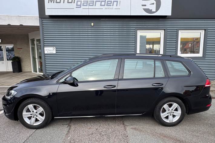 Sort VW Golf VII fra 2020