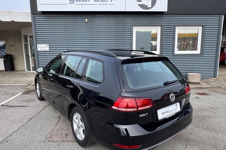 Sort VW Golf VII fra 2020