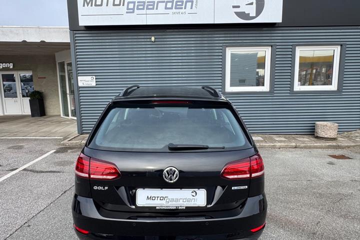 Sort VW Golf VII fra 2020
