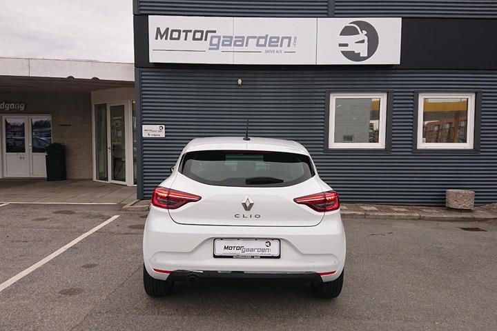Hvid Renault Clio V fra 2023