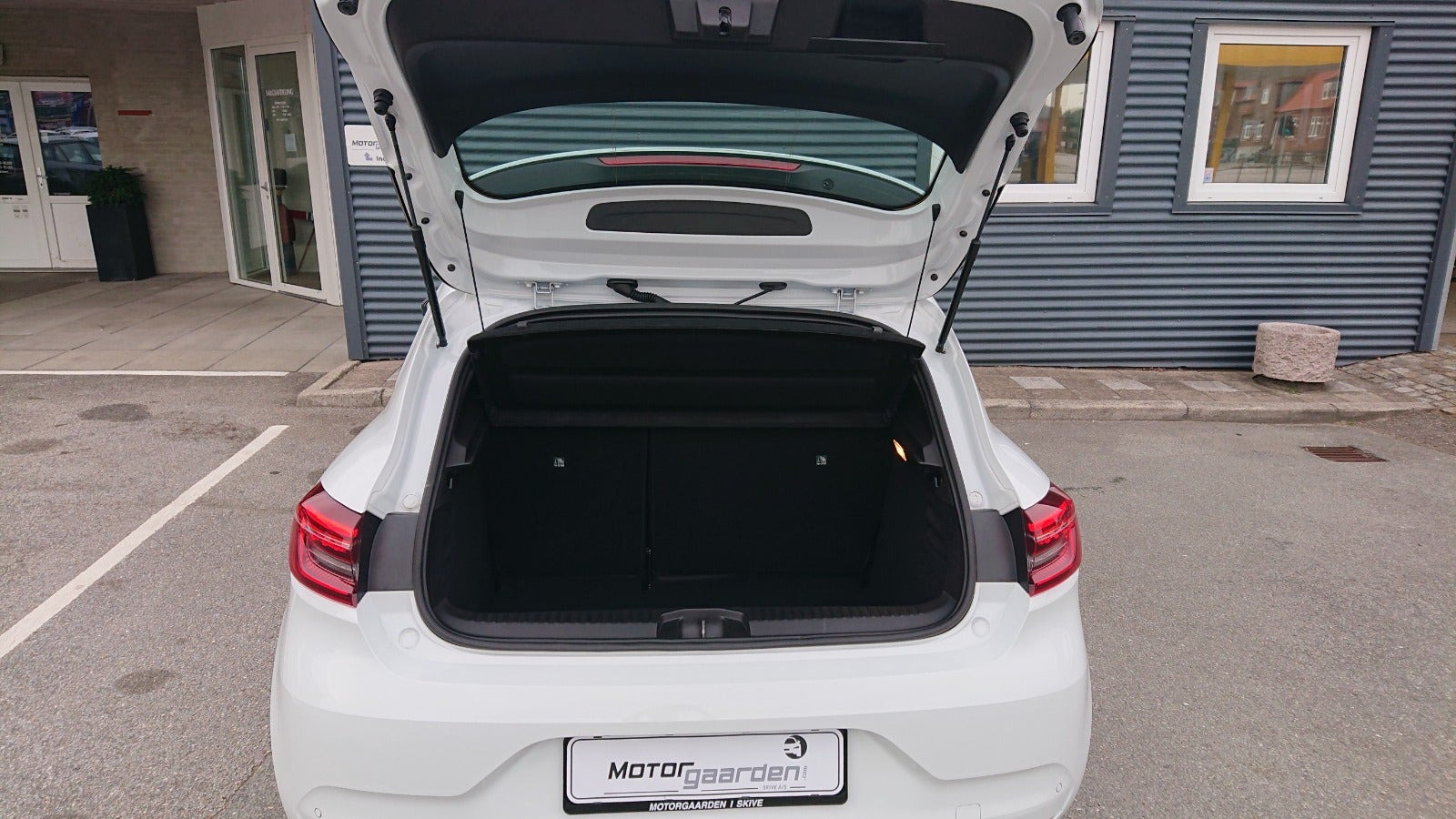 Hvid Renault Clio V fra 2023