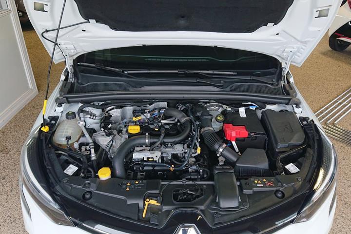 Hvid Renault Clio V fra 2023