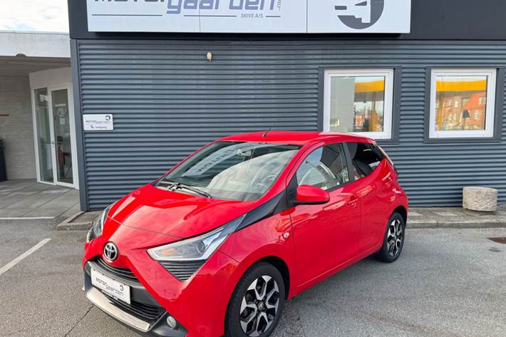 Rød Toyota Aygo fra 2021
