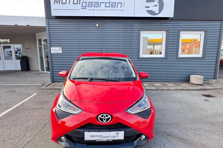 Rød Toyota Aygo fra 2021