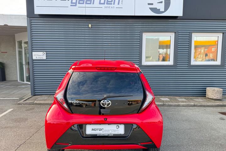 Rød Toyota Aygo fra 2021