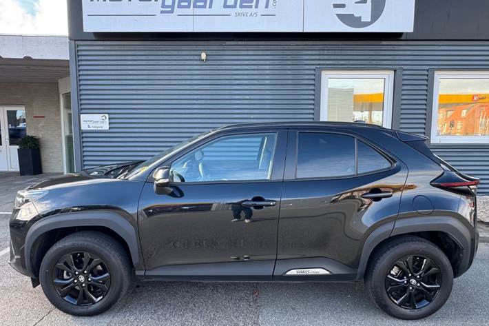 Sort Toyota Yaris Cross fra 2023