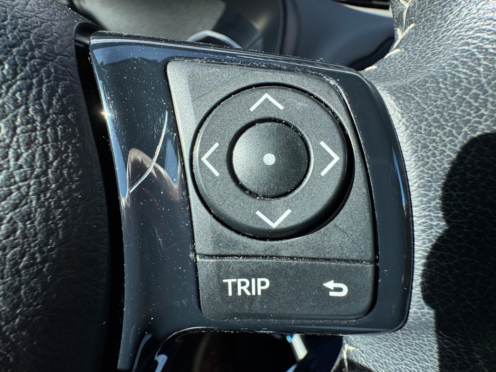 Rød Toyota Yaris fra 2017