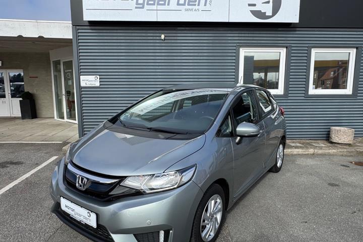 Grå Honda Jazz fra 2016 set udefra