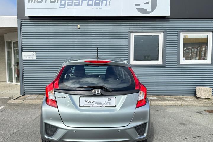 Grå Honda Jazz fra 2016