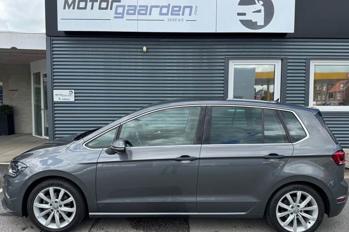 Grå VW Golf Sportsvan fra 2019