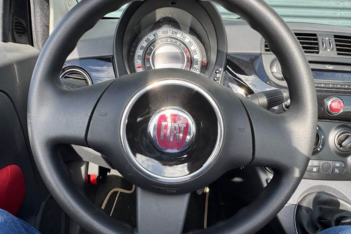 Sort Fiat 500C fra 2015