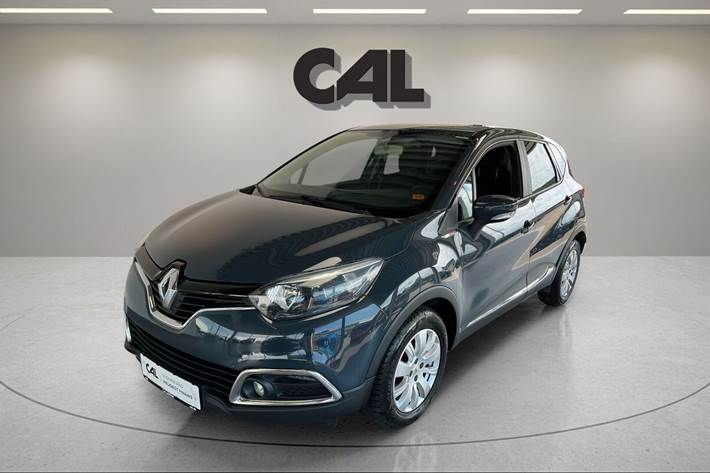Blå Renault Captur fra 2014 set udefra