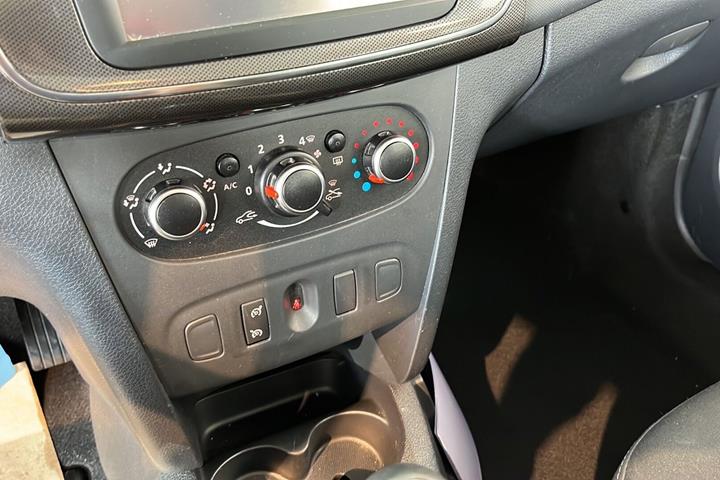 Grå Dacia Sandero Stepway fra 2018